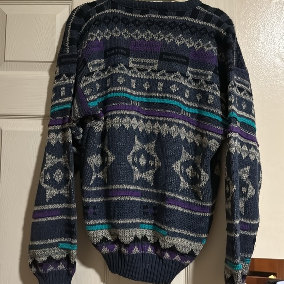 Patterned Sweater - Picture 2 of 3